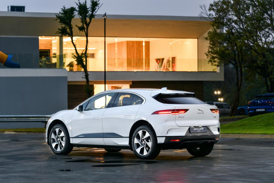  Jaguar I-Pace EV400 AWD HSE 2019 года  (ZA) (фото 12 из 47)